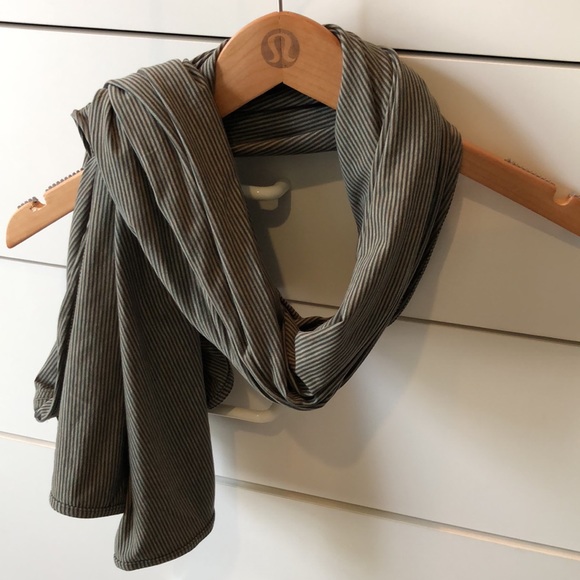 Lululemon scarf/wrap - Picture 5 of 5